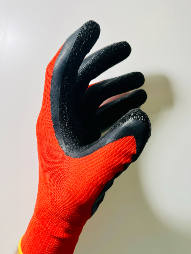 Baustellenhandschuh mit Schrumpflatexbeschichtung